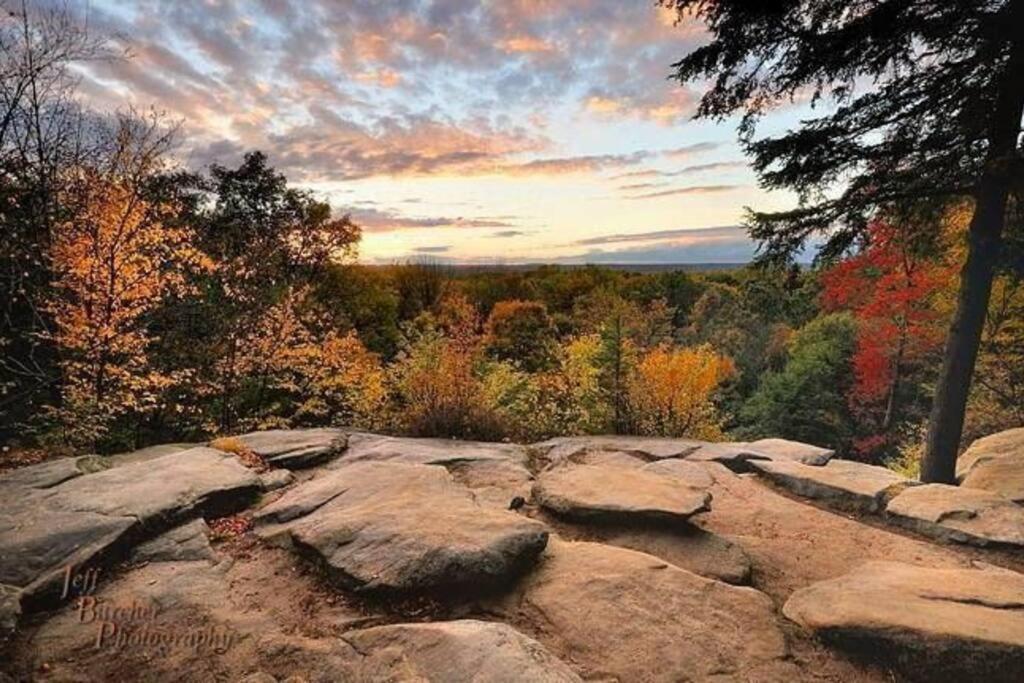Central Falls Hideaway Cuyahoga Falls Esterno foto